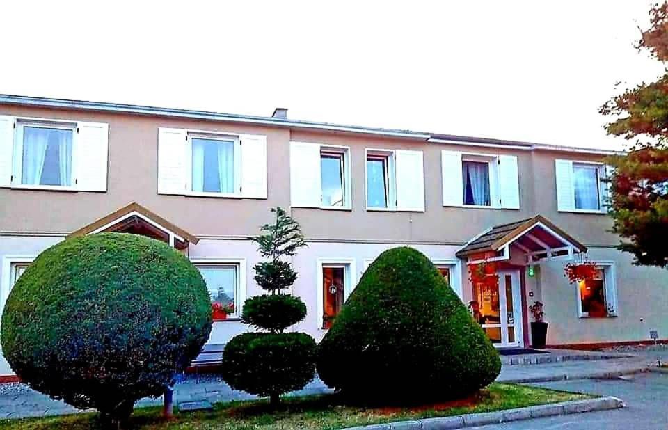 Hotel I Restauracja Abis Bystrzyca Klodzka Exterior photo
